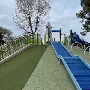 Meet your Posher, Elisa